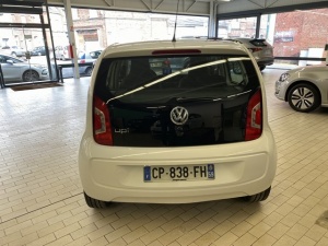 Volkswagen Up High Up 1.0 60 Up 99 196km