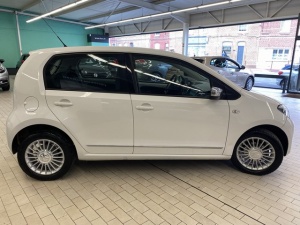 Volkswagen Up High Up 1.0 60 Up 99 196km