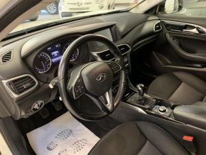 Infiniti Q30 1.5 D 109 Business Q30 121 927km