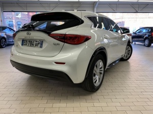 Infiniti Q30 1.5 D 109 Business Q30 121 927km