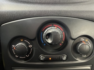 Renault Clio Iii 1.2 16v 75 Eco2 Expression Clim Clio 124 416km
