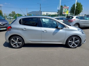 Peugeot 208 1.6 Hdi 120 Ch Feline 208 120 288km