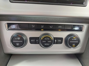Volkswagen Passat Sw 2.0 Tdi 150 Confortline Passat Sw 123 399km