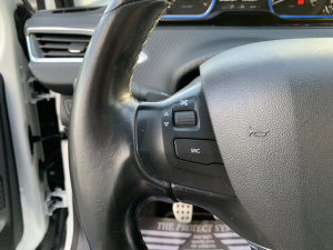 Peugeot 2008 1.2 Puretech 110ch S&s Bvm5 Feline Titane 2008 94 853km