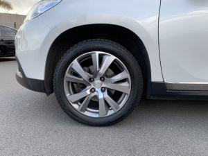 Peugeot 2008 1.2 Puretech 110ch S&s Bvm5 Feline Titane 2008 94 853km