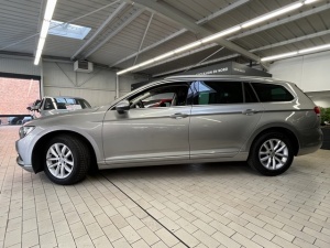 Volkswagen Passat Sw 2.0 Tdi 150 Confortline Dsg6 Passat 142 718km