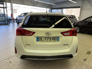 Toyota Auris Touring Sports 124 D-4d Dynamic Auris 145 411km