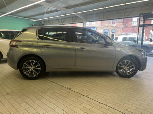 Peugeot 308 1.6 Bluehdi 100ch Bvm5 Style 308 61 670km