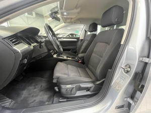 Volkswagen Passat 1.4 Tsi 150ch Dsg7 Confortline Passat 111 586km