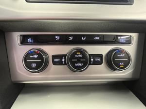 Volkswagen Passat 1.4 Tsi 150ch Dsg7 Confortline Passat 111 586km