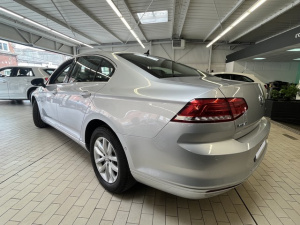 Volkswagen Passat 1.4 Tsi 150ch Dsg7 Confortline Passat 111 586km