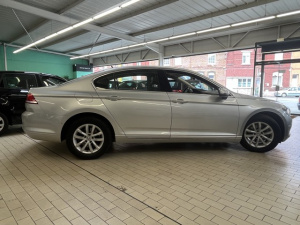 Volkswagen Passat 1.4 Tsi 150ch Dsg7 Confortline Passat 111 586km