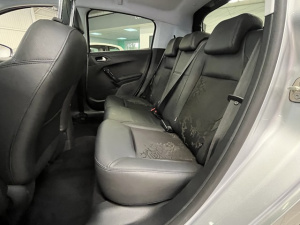 Peugeot 208 1.6 Hdi 92 Ch Feline 208 75 031km