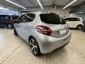Peugeot 208 1.6 Hdi 92 Ch Feline 208 75 031km