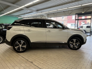 Peugeot 3008 1.5 Bluehdi 130 Eat8 Allure 3008 133 258km