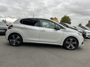 Peugeot 208 Bluehdi 100 Bvm5 Gt Line 208 133 733km