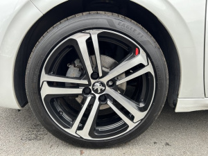 Peugeot 208 Bluehdi 100 Bvm5 Gt Line 208 133 733km
