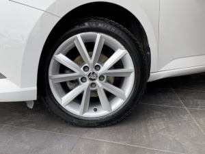 Skoda Fabia Edition 1.0 Mpi 60 Ch Fabia 107 954km