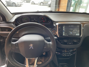 Peugeot 2008 1.6 Blue Hdi 100 Ch Crossway 2008 70 200km