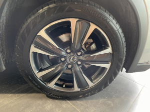 Lexus Ux250h 2wd Premium Edition My20 Ux250h 41 917km