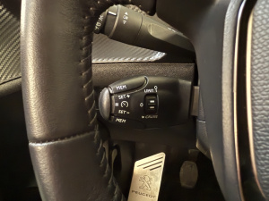 Peugeot 208 1.5 Hdi 100ch Premium 10990 Ttc 208 72 000km