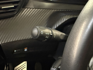 Peugeot 208 1.5 Hdi 100ch Premium 10990 Ttc 208 72 000km