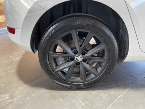 Skoda Fabia 1.0 Mpi 75ch Clever- Carplay + Camera De Rec Fabia 100 000km
