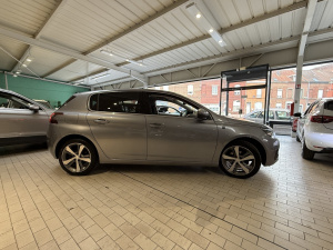 Peugeot 308 Tech Edition 1.5 Hdi 130ch Eat8 308 99 999km