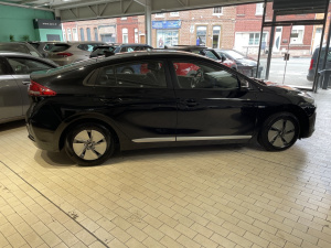 Hyundai Ioniq Hybrid 141 Business Ioniq 74&nbsp;446km