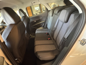Peugeot 3008 Blue Hdi 130 Eat8 Allure 3008 84&nbsp;424km
